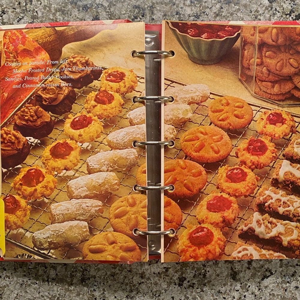 1974 Better Homes & Gardens Red Plaid New Cook Book - Excellent Condition - Picture 10 of 16